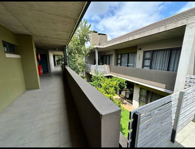 2 BEDROOM APARTMENT FOR SALE IN LYNNWOOD